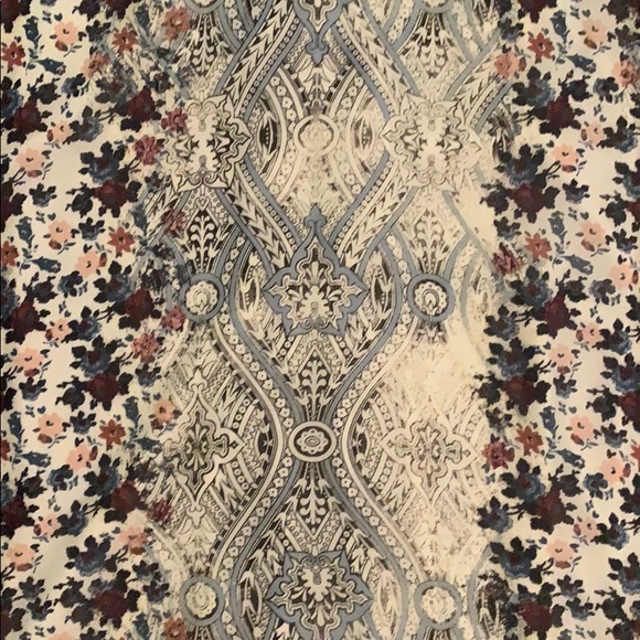 Adorable patterned dress - Picture 3 of 4